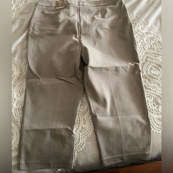 NWT Chico’s Fabulously Slimming Women’s Capri Pants Size 2 (12) - Picture 5 of 5
